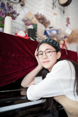 韩国电影《女教师》VS波兰电影《欲燃》！哪部R级限制级更胜一筹？3个观看重点揭秘！
